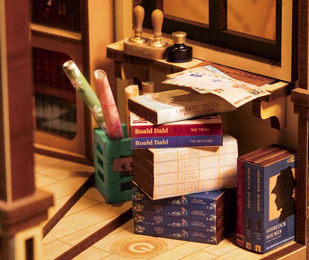 DIY Miniature House Book Nook Kit: Bookstore - Puzzle Lab