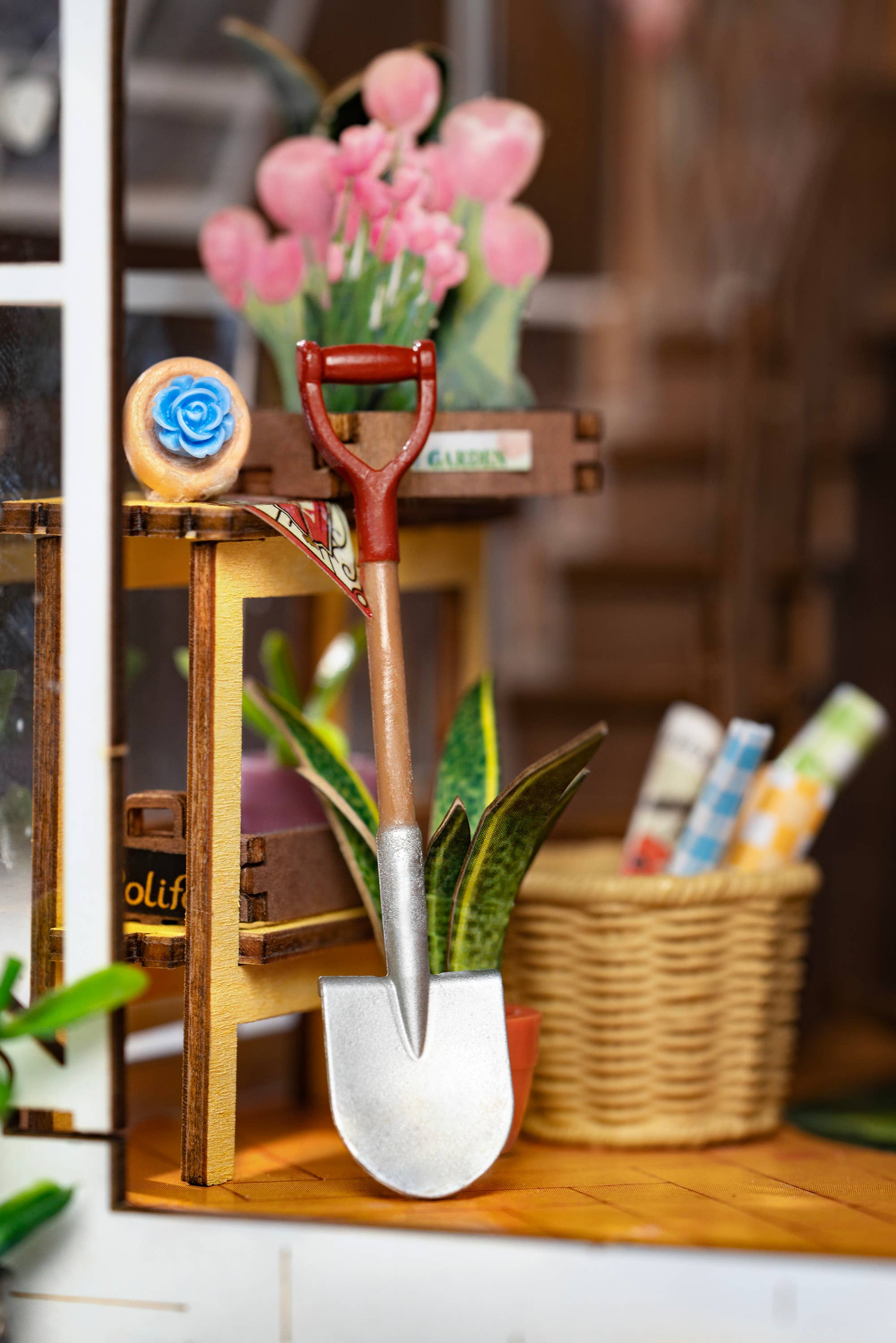 DIY Miniature House Book Nook Kit: Garden House - Puzzle Lab